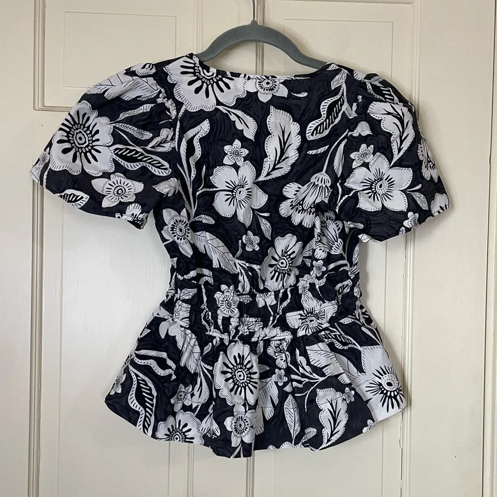 Anthropologie The Somerset FLATTERING Blouse Dark Floral Gray & Black, Size XXS - Picture 6 of 8